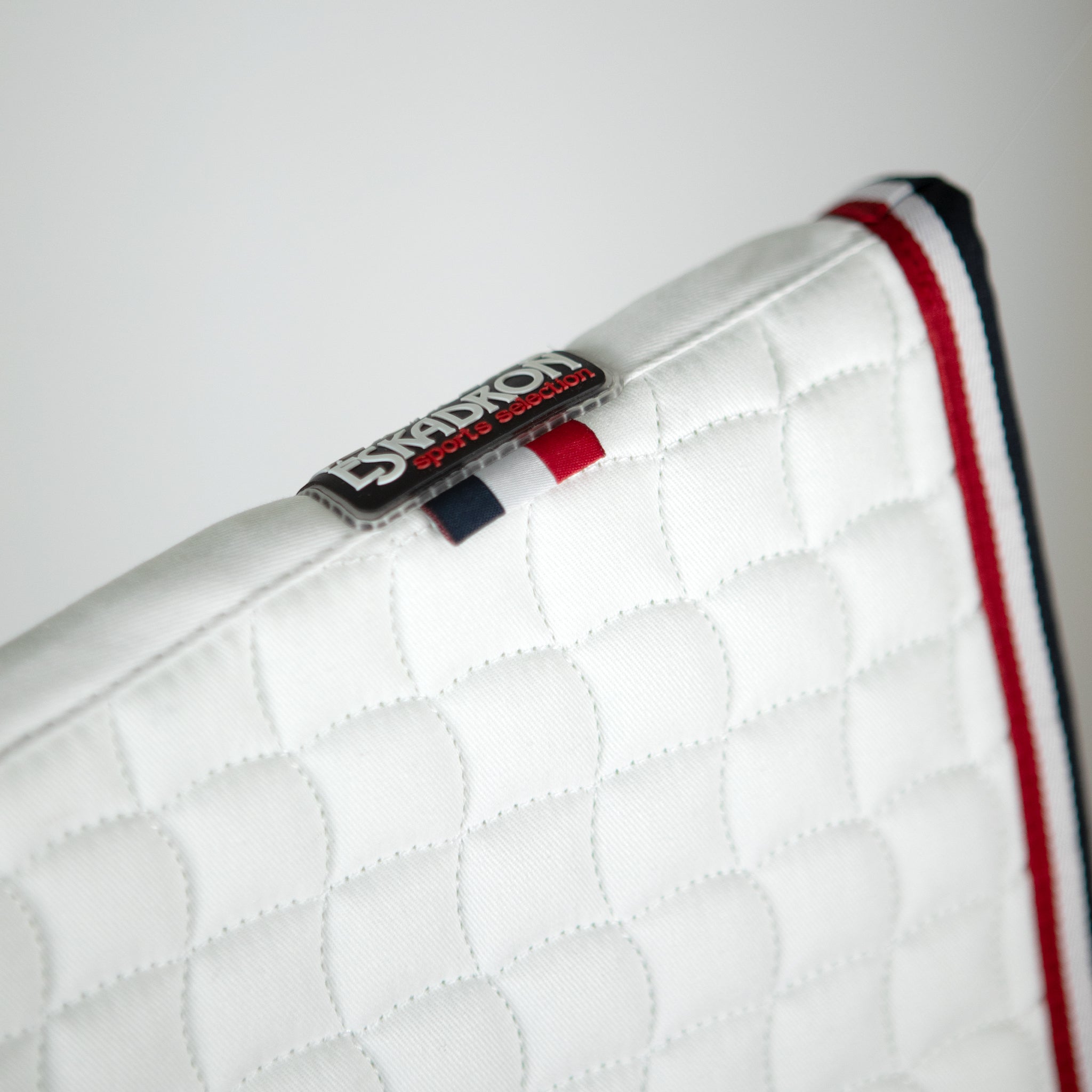 VS-Schabracke Holsteiner v. ESKADRON - weiß