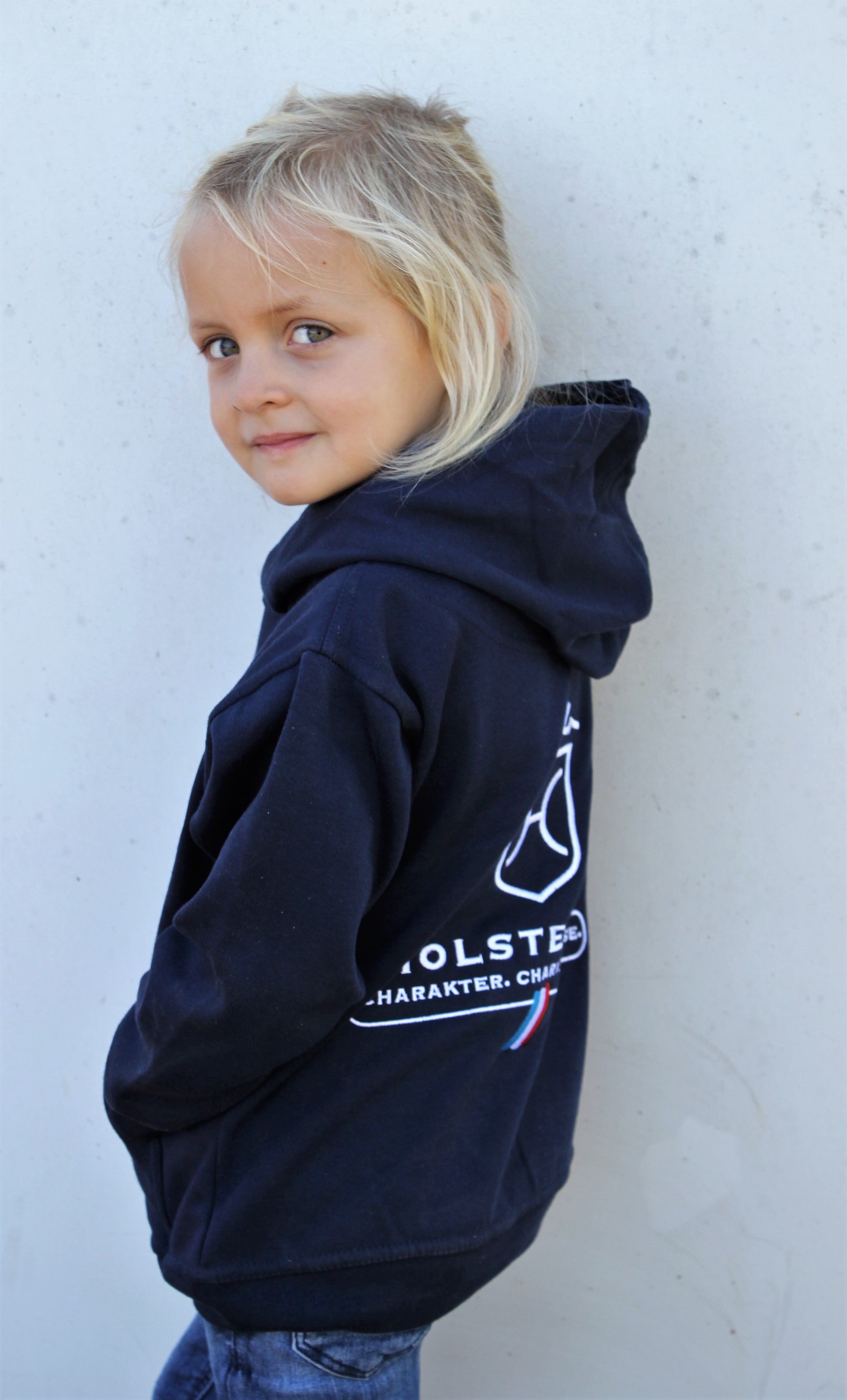 Holsteiner Hoodie „Young Rider“ – Kids Edition